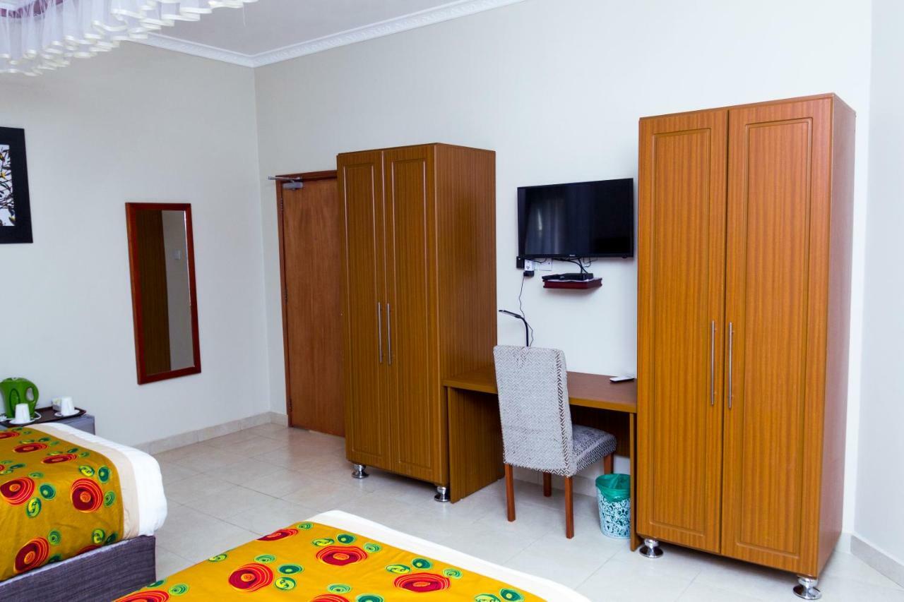 Akasu Bed And Breakfast Кампала Экстерьер фото