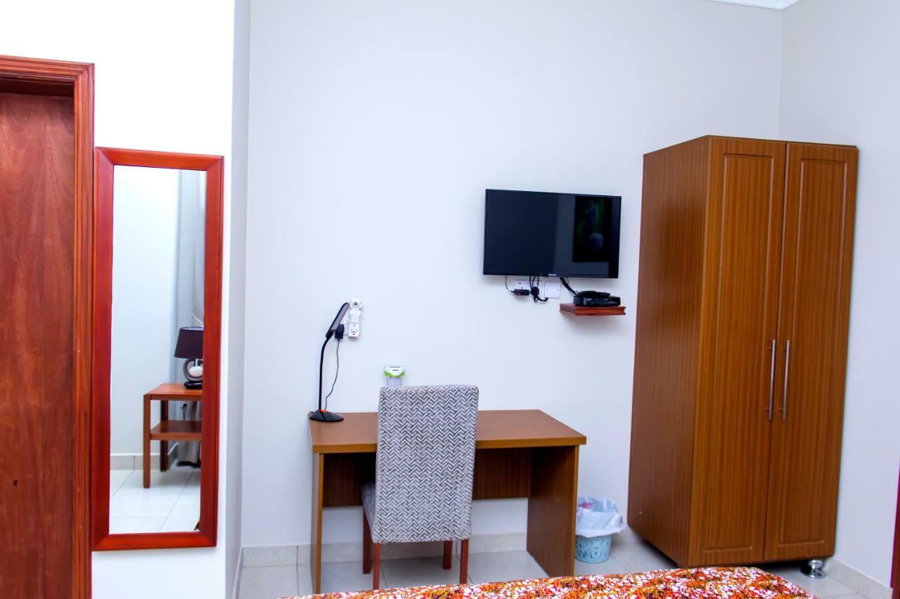 Akasu Bed And Breakfast Кампала Экстерьер фото